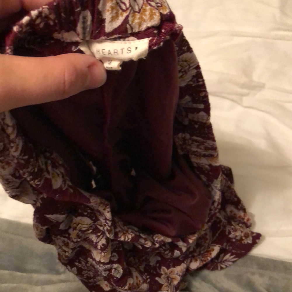 Maroon patterned shorts - Picture 3 of 3